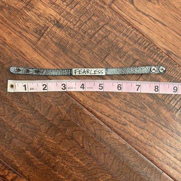 Fearless Bracelet - Picture 2 of 5